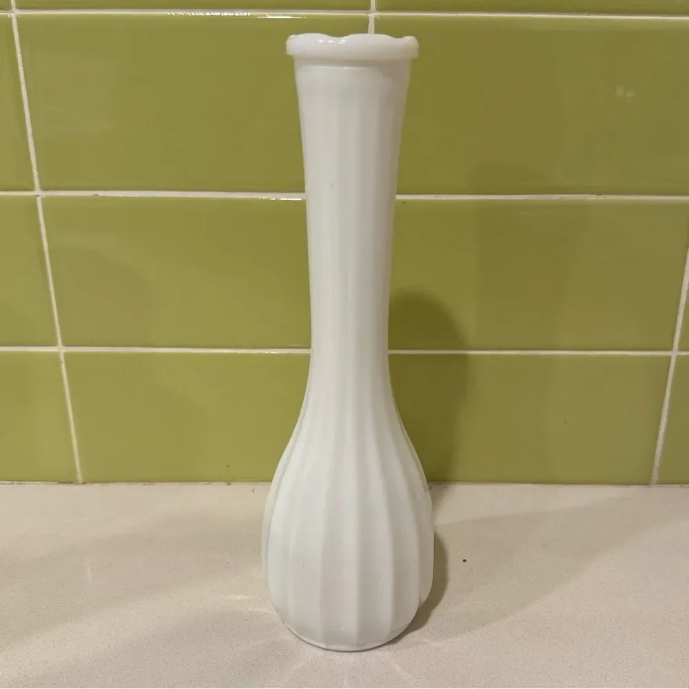 Vintage CLG CO White Milk Glass Ribbed Body Scalloped Rim Flower Bud Vase 8.75”
